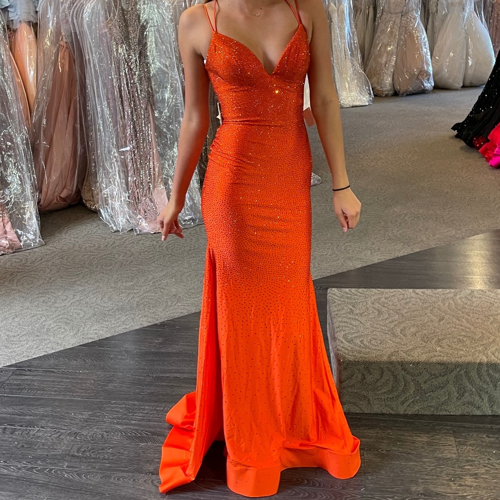 NEW V-Neckline Orange Fitted Rhinestone Jersey Gown Size 2 Homecoming Prom Gala